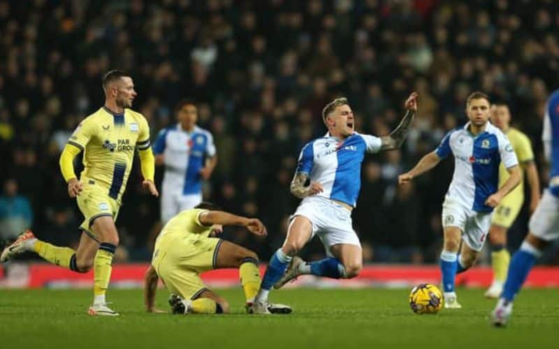 Leeds United: Khát khao thăng hạng