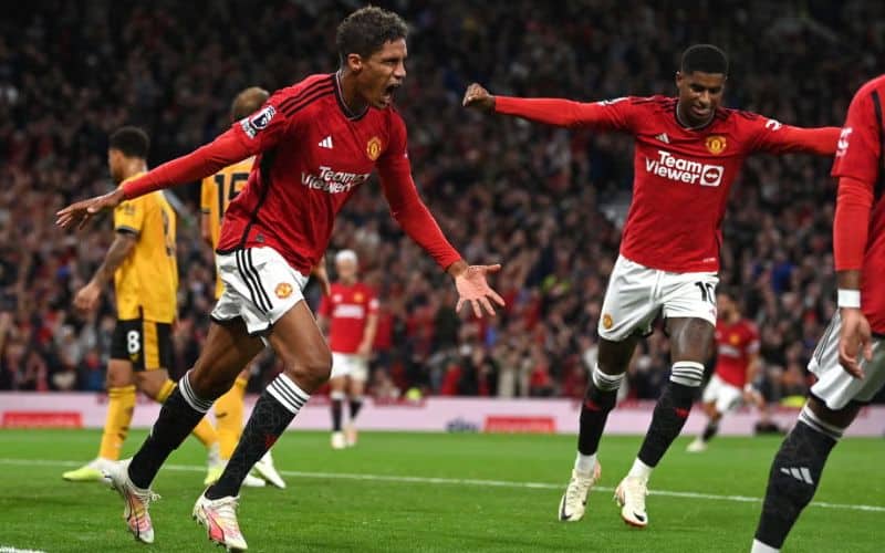 Manchester United: Bấp bênh từ sân cỏ đến hậu trường