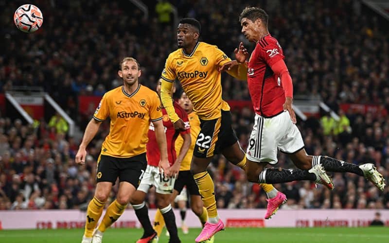 Wolves khai thác lợi thế, MU hoàn toàn lép vế