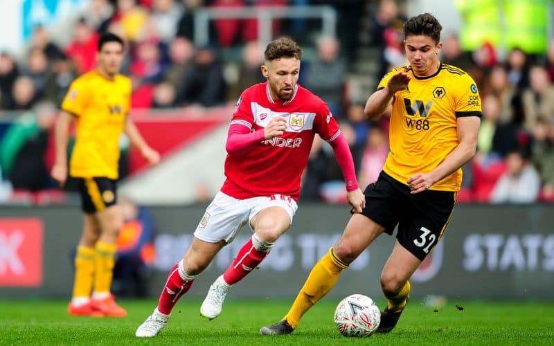 Bristol City: Tận dụng lợi thế sân nhà