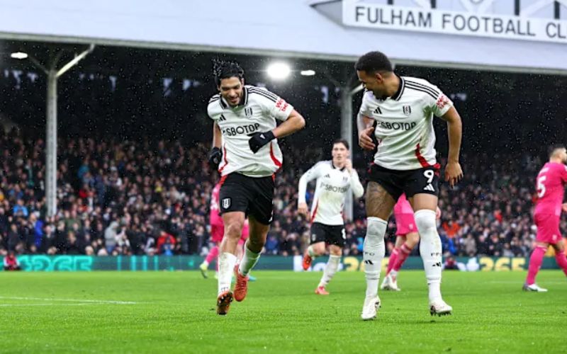 Fulham: Điểm tựa sân nhà