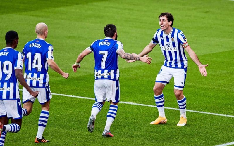 Real Sociedad: Pháo đài Anoeta và hàng thủ chắc chắn