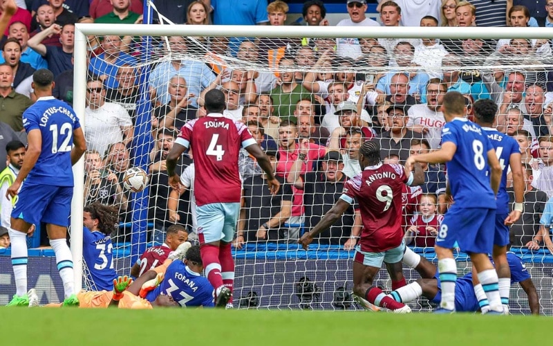 Chelsea ngược dòng đánh bại West Ham